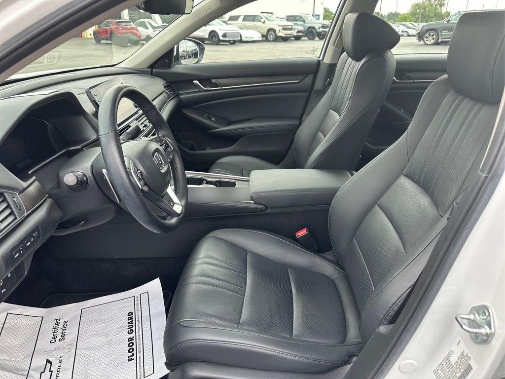 Used 2022 White Honda Touring image 16