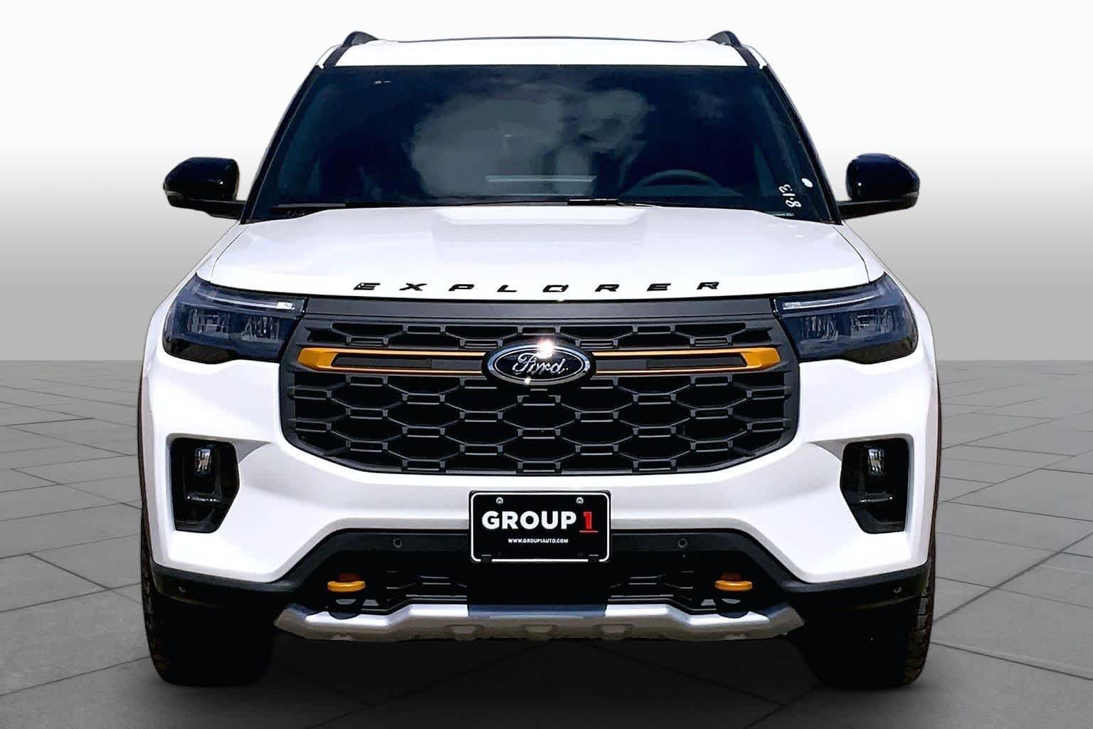 New 2026 Star White Metallic Tri-Coat Ford Tremor® image 3