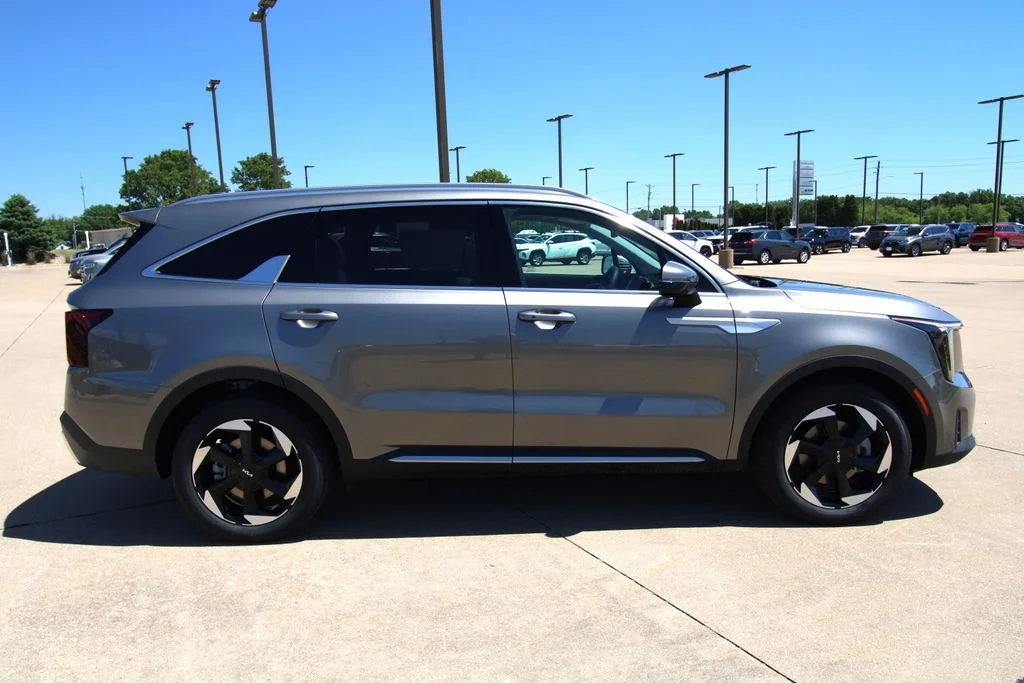 New 2026 Volcanic Sand Kia EX image 4