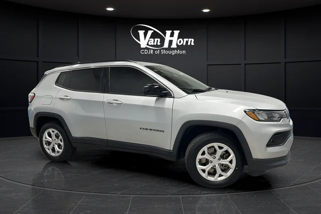 Used 2024 Silver Jeep Latitude image 1