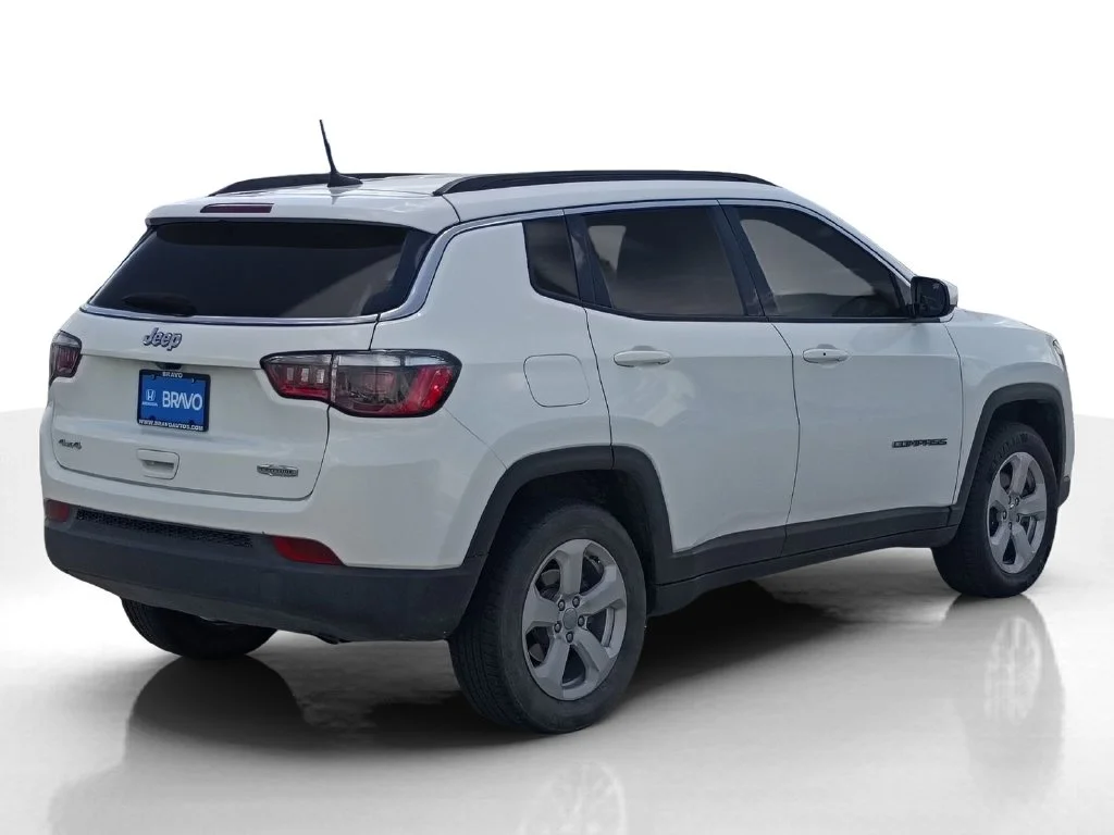 Used 2021 White Jeep Latitude image 6