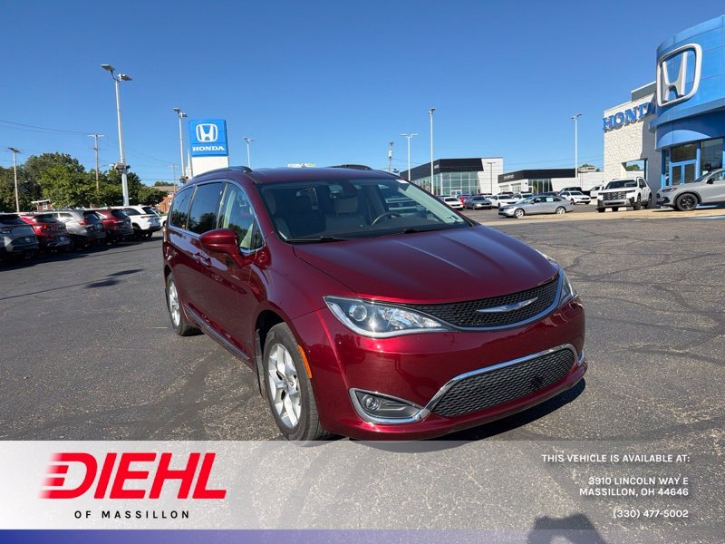 Used 2019 Red Chrysler Touring L image 1