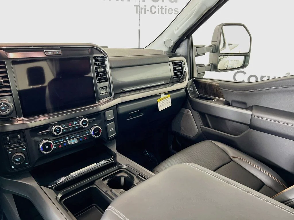New 2026 Star White Metallic Tri-Coat Ford Lariat image 28