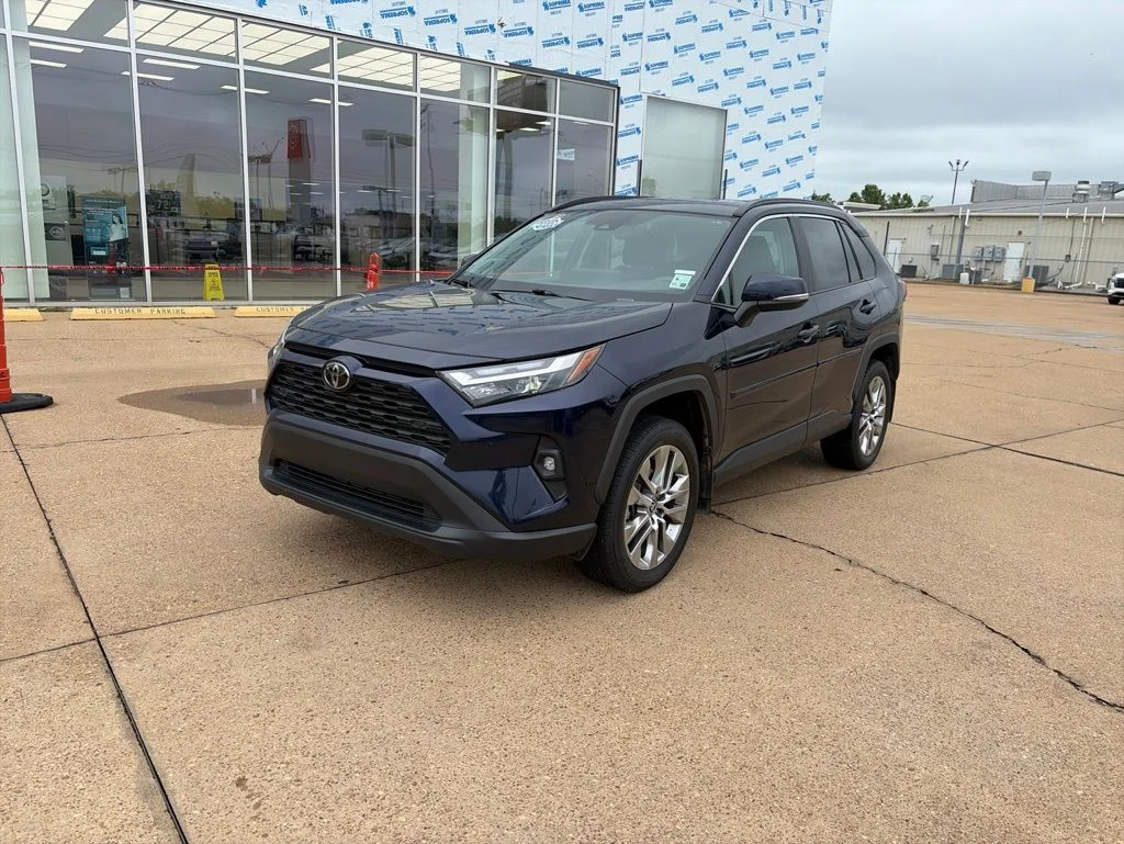 2023 Toyota RAV4 XLE Premium FWD's photo