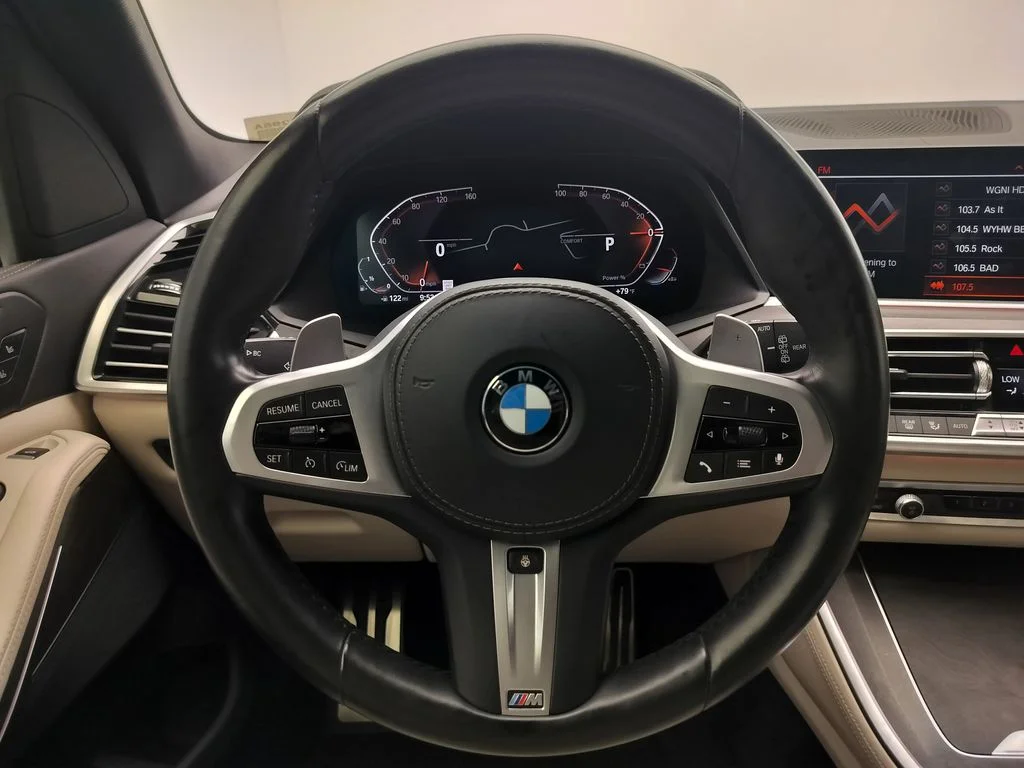 Used 2022 Black BMW sDrive40i image 11