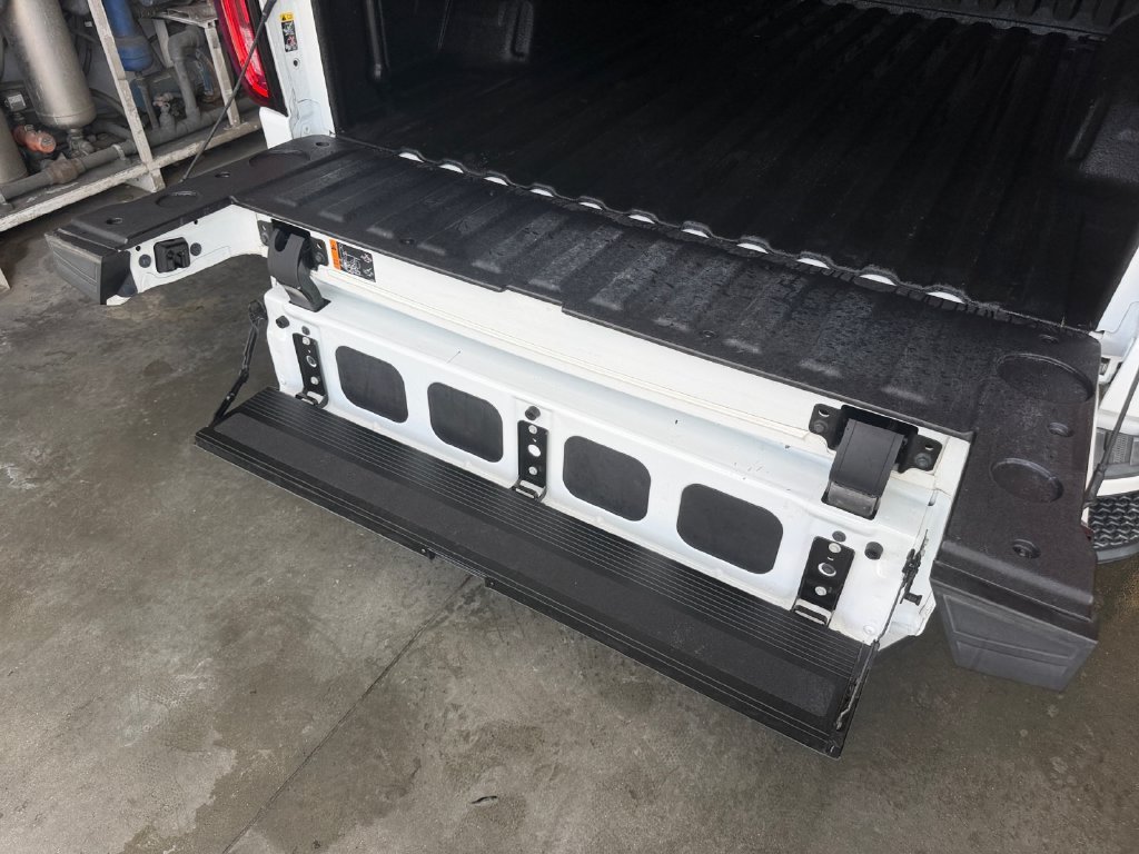 Used 2019 White GMC AT4 image 29