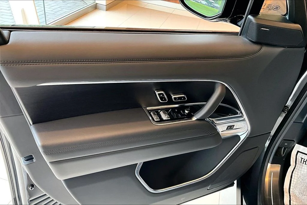 2026 Land Rover Range Rover SE - Photo 12