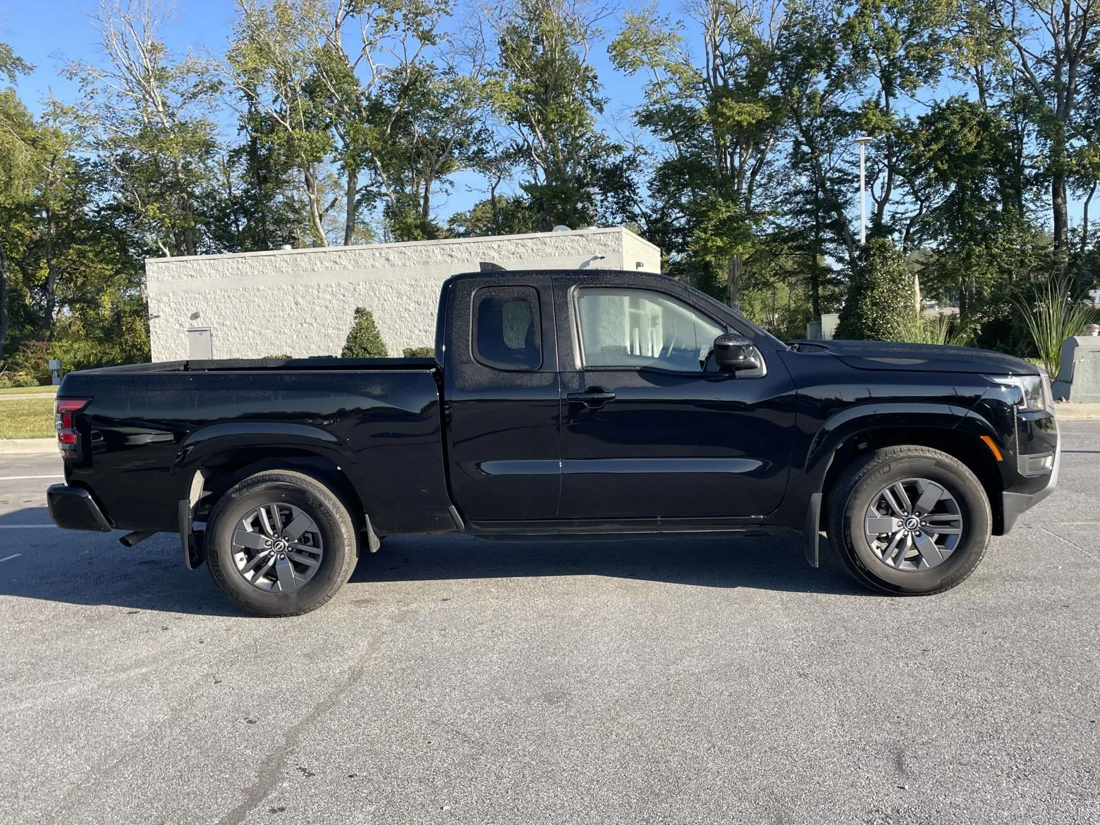 Used 2025 Super Black Nissan SV image 29