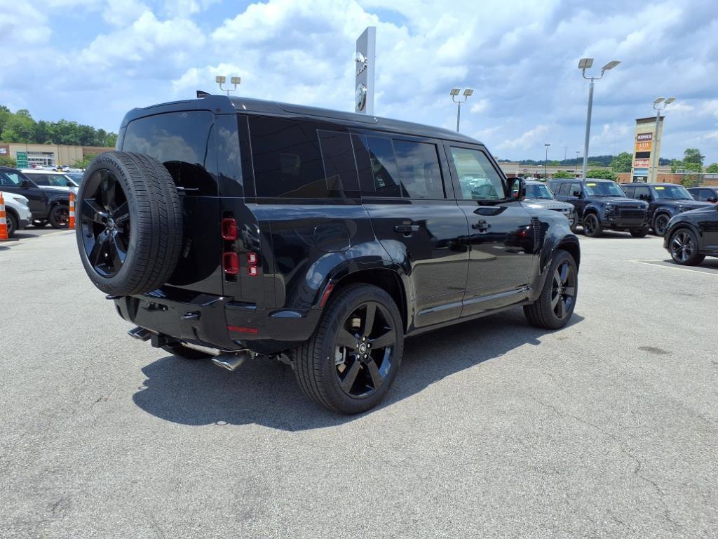 2025 Land Rover Defender X-Dynamic SE - Photo 16