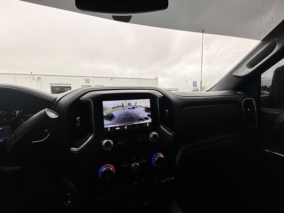 Used 2021 White GMC AT4 image 29