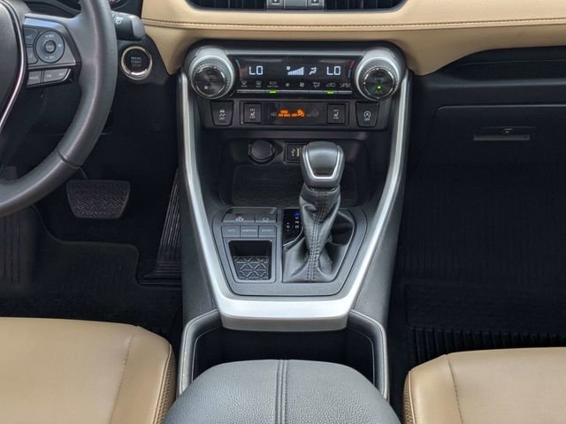 Used 2025 Beige Toyota XLE Premium image 19