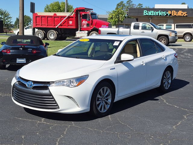 2017 Toyota Camry Hybrid XLE
