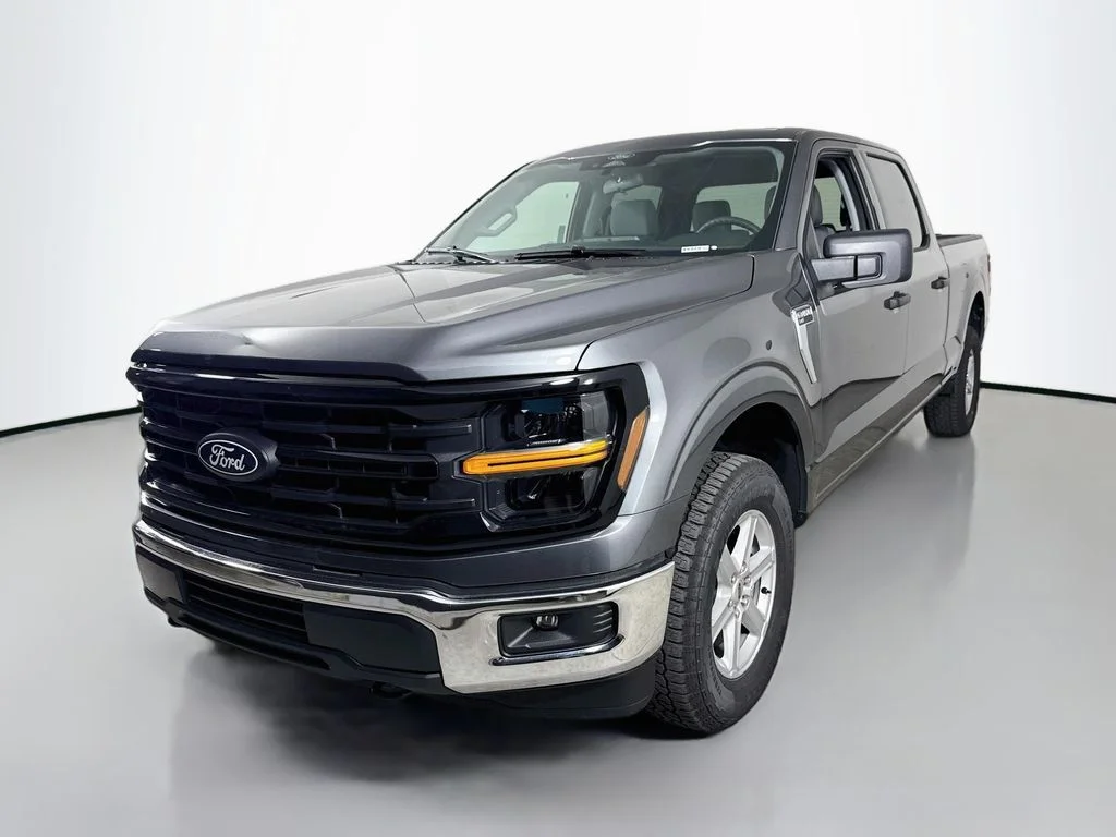 New 2026 Carbonized Gray Metallic Ford XLT image 3