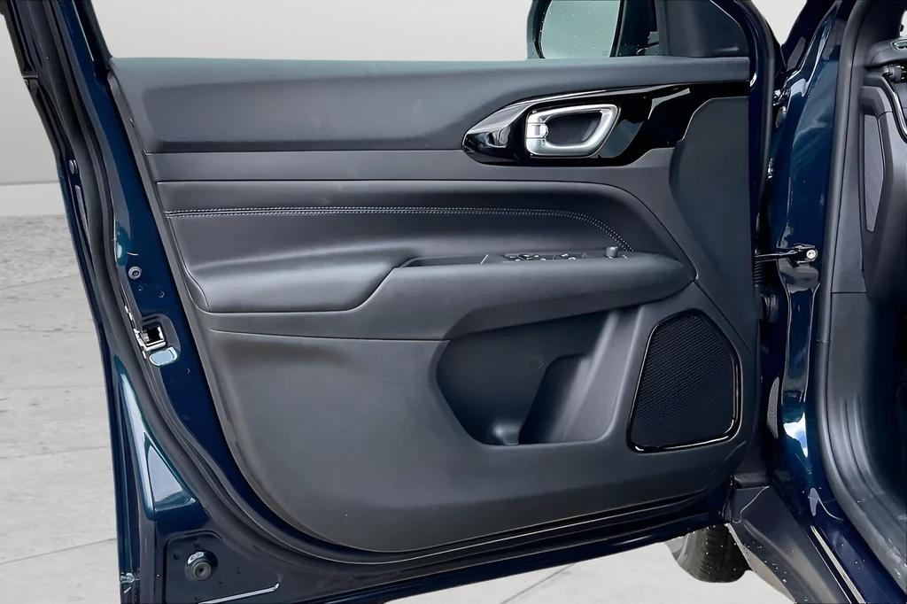 New 2026 Fathom Blue Pearl Coat Jeep Latitude image 14