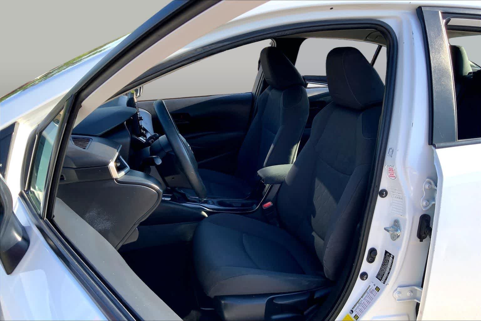Used 2022 White Toyota LE image 8
