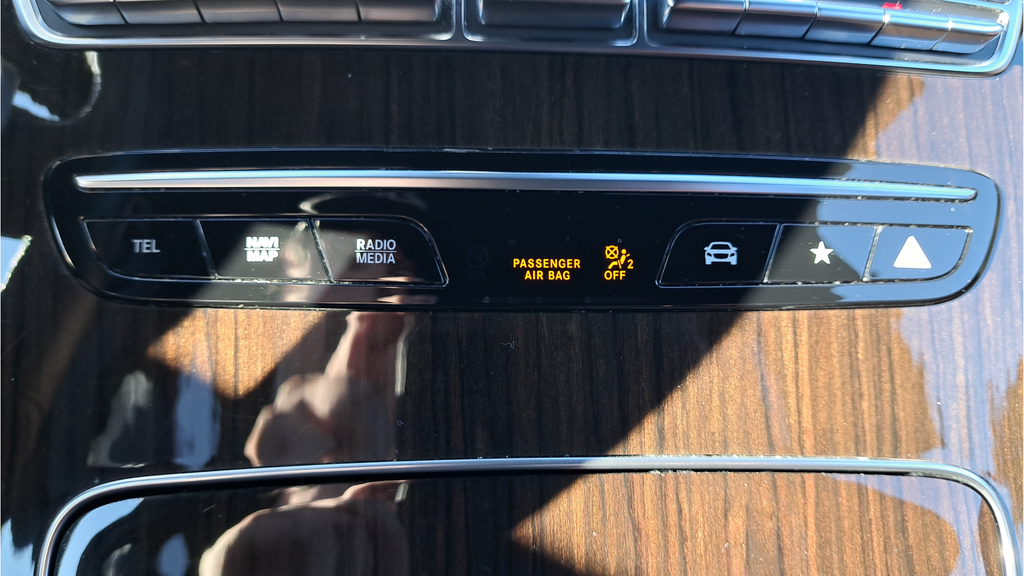 Used 2021  Mercedes-Benz GLC 300 image 22