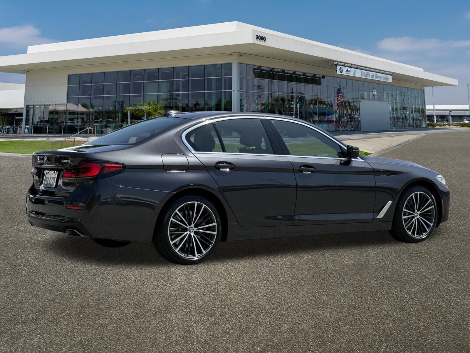 Certified Used 2023 Dark Graphite Metallic BMW 540i image 11