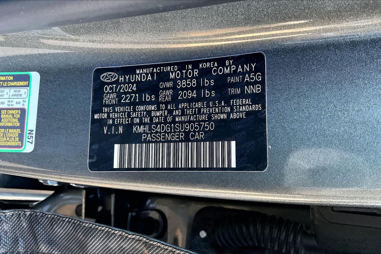 Used 2025 Amazon Gray Hyundai SEL Convenience image 34