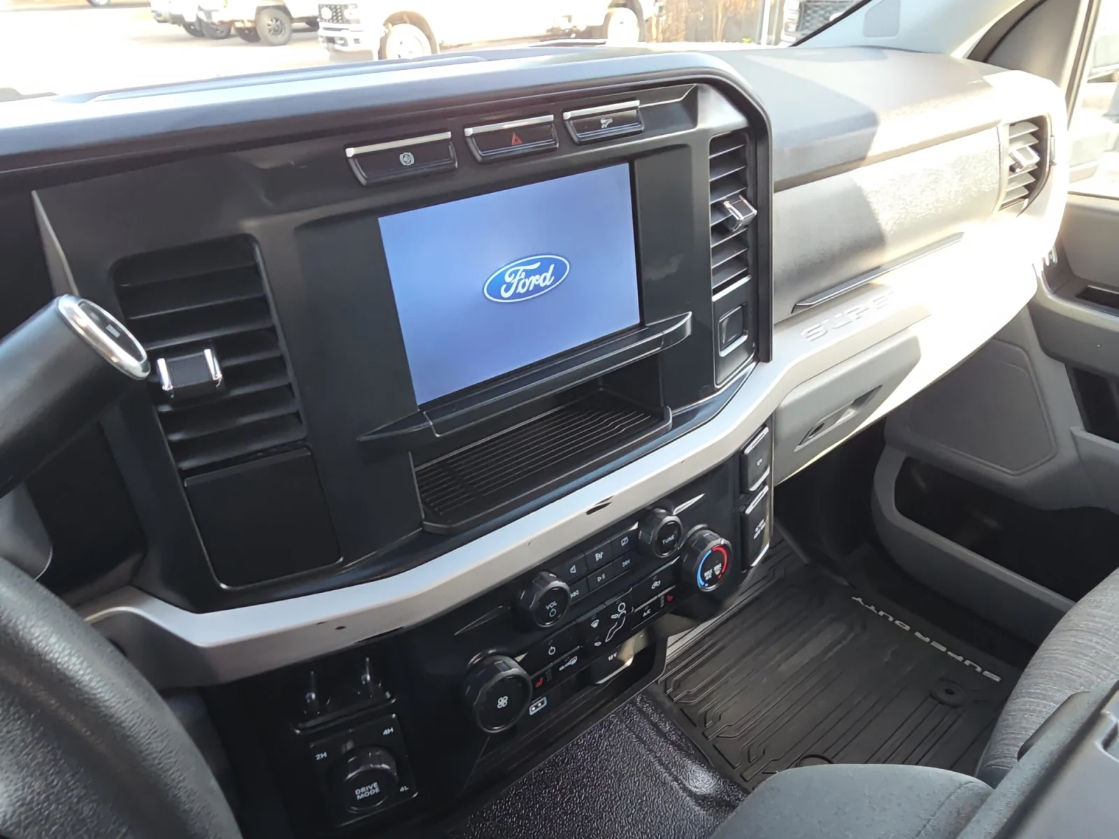 Used 2024 Oxford White Ford XLT image 16