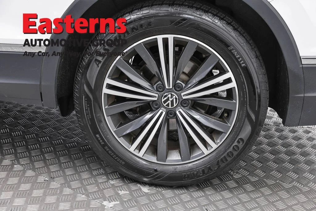 Used 2024 White Volkswagen 2.0T Wolfsburg Edition image 31