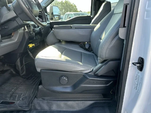 Used 2025 White Ford XL image 13