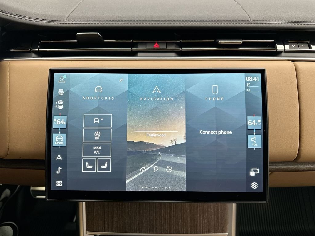 New 2026 Eiger Grey Land Rover SE image 13