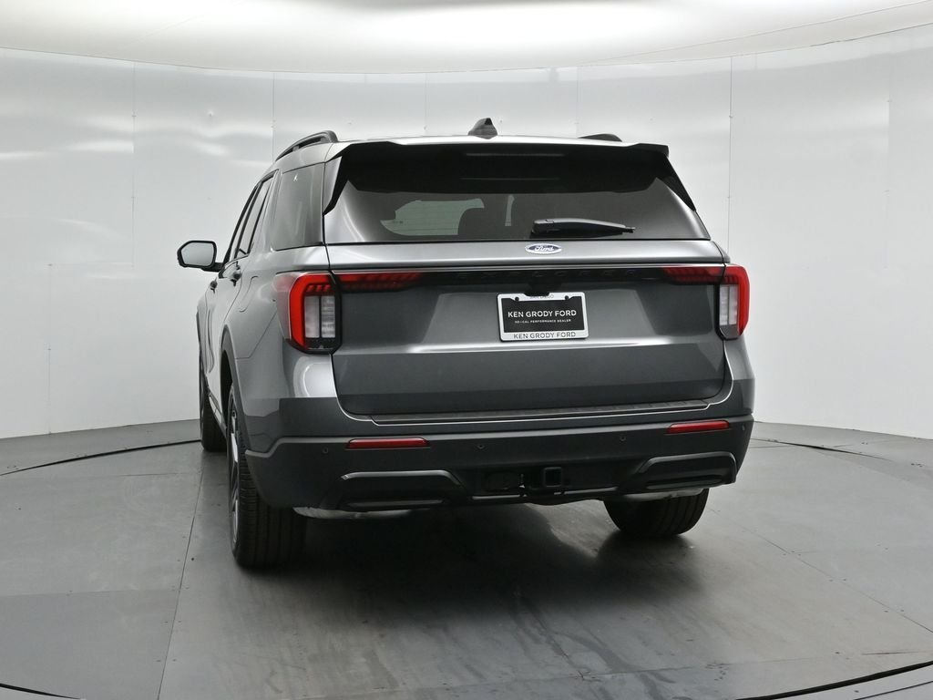 New 2026 Carbonized Gray Metallic Ford ST-Line image 27