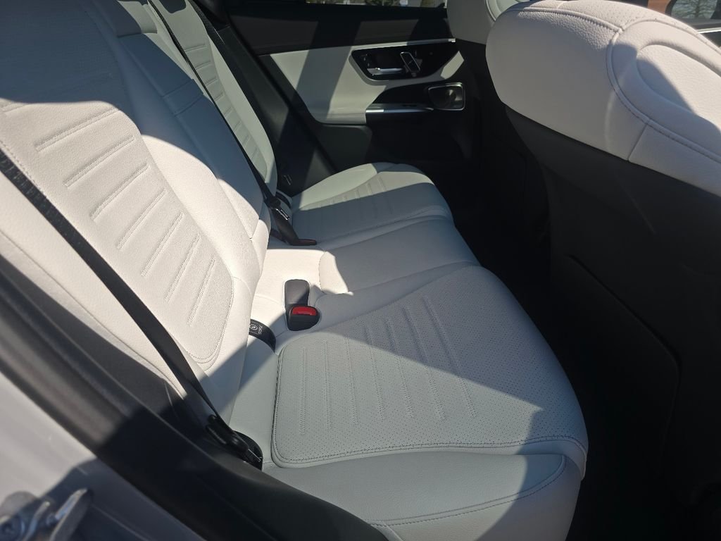 New 2026 MANUFAKTUR Alpine Grey Mercedes-Benz GLC 300 image 21