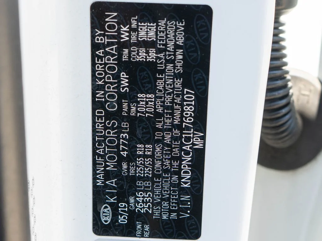 Used 2020 White Kia EX image 39