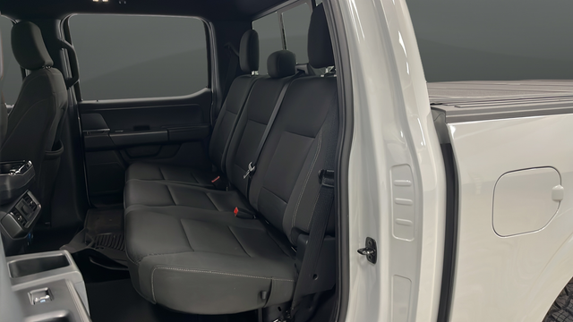 Used 2024 Avalanche Gray Ford XLT image 23