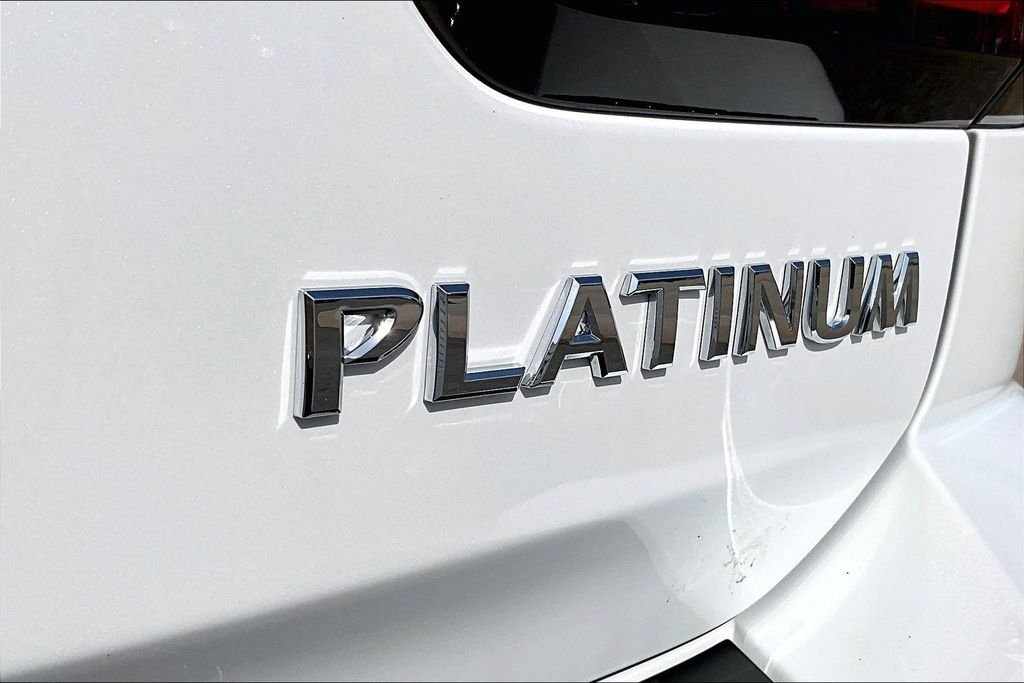 Used 2021 White Nissan Platinum image 34