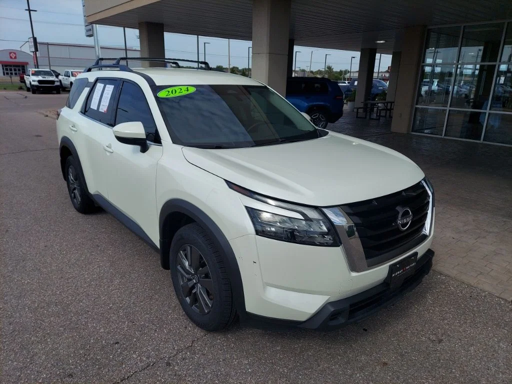 Certified Used 2024 White Nissan SV image 1
