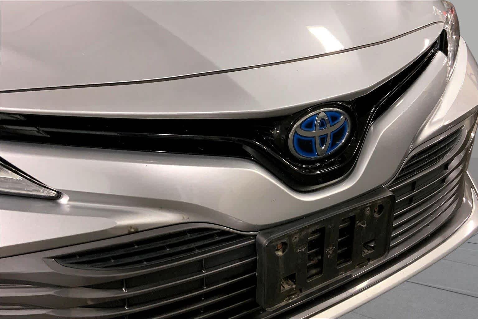 Certified Used 2020 Celestial Silver Metallic Toyota Hybrid XLE image 30