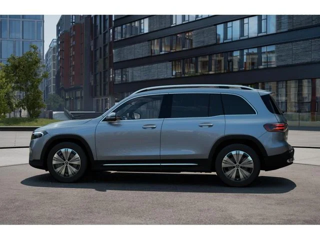 Used 2025 Silver Mercedes-Benz 250+ image 35