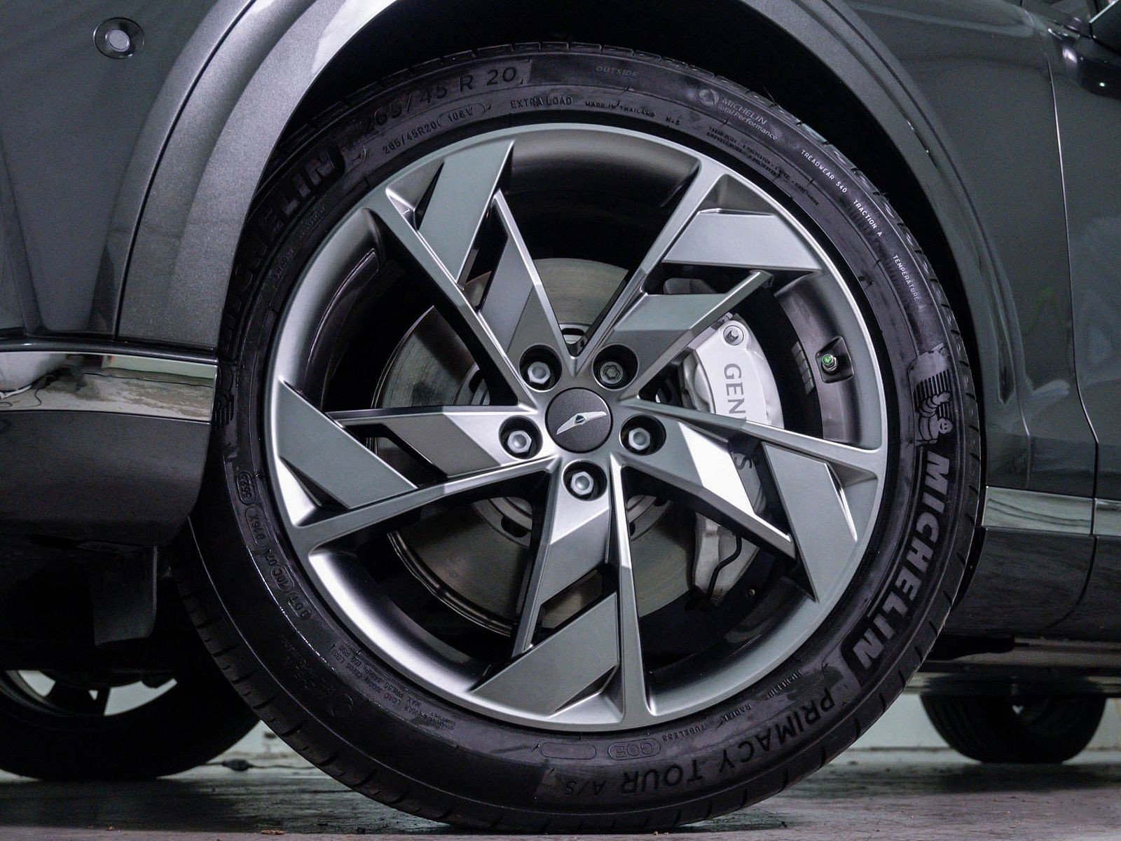 Certified Used 2025 Makalu Gray Genesis Prestige image 6