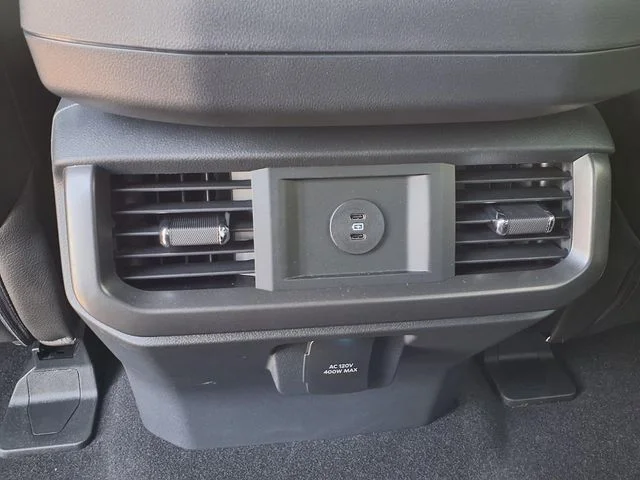 New 2026 Oxford White Ford Lariat image 7