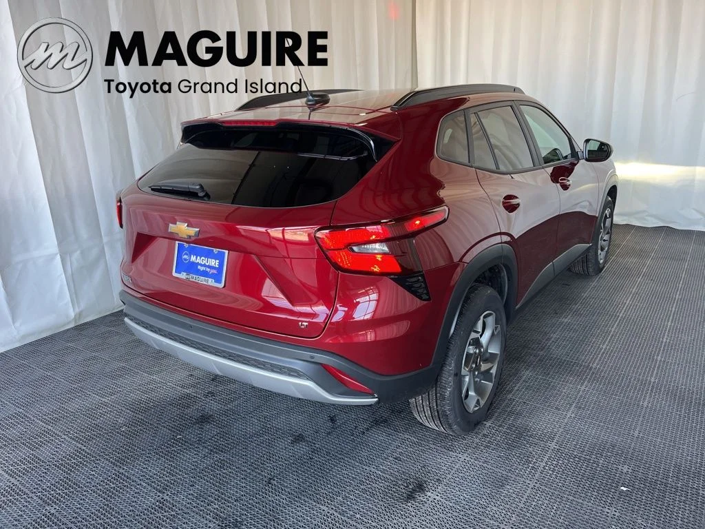 Used 2025 Red Chevrolet LT image 31