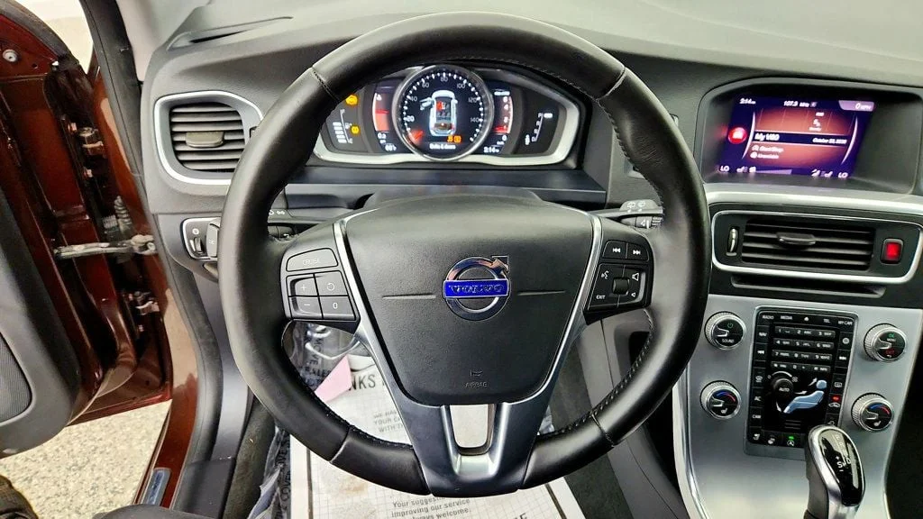 Used 2018 Rich Java Metallic Volvo T5 AWD w/ Convenience & BLIS Packages image 13