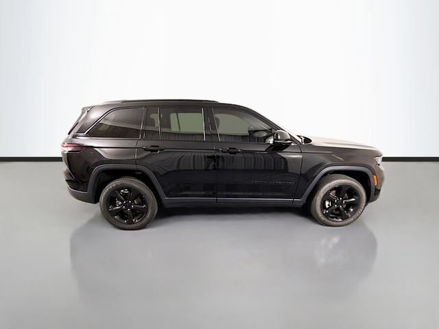 Used 2023 Black Jeep Altitude X image 8