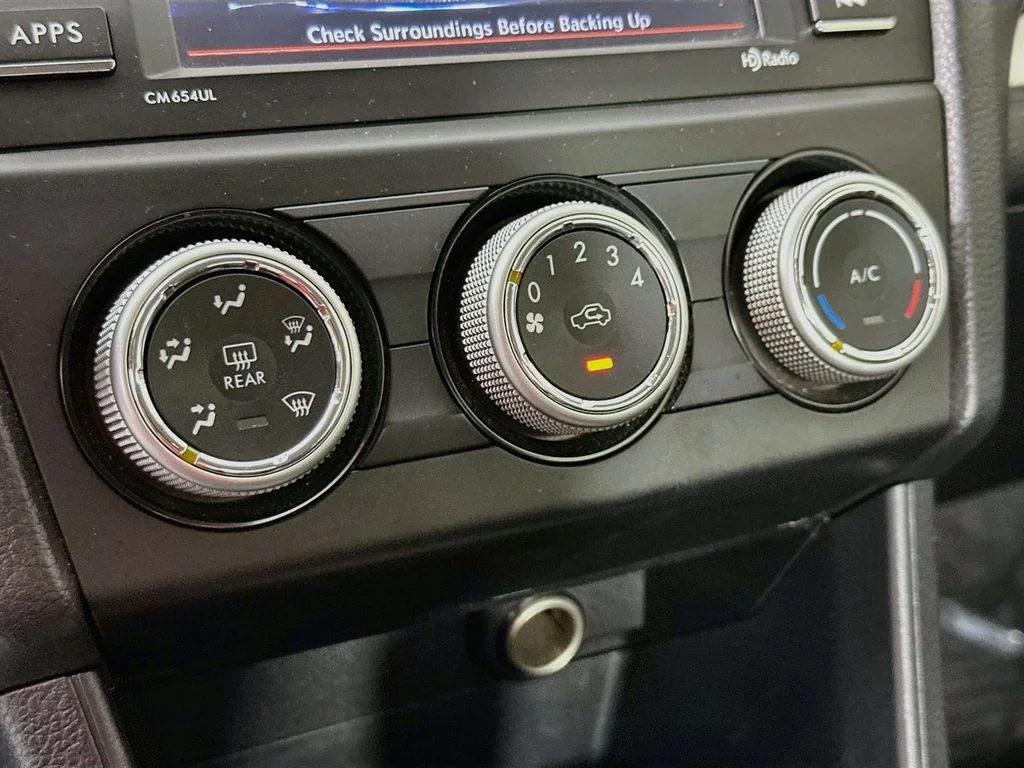 Used 2015 Dark Gray Metallic Subaru 2.0i image 16
