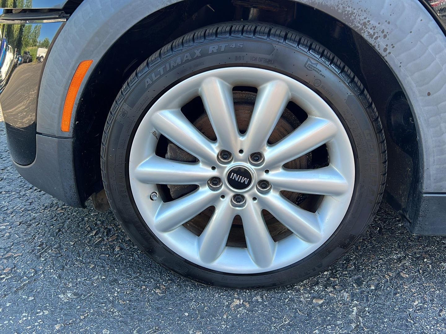 Used 2018 Midnight Black Metallic MINI Base image 11