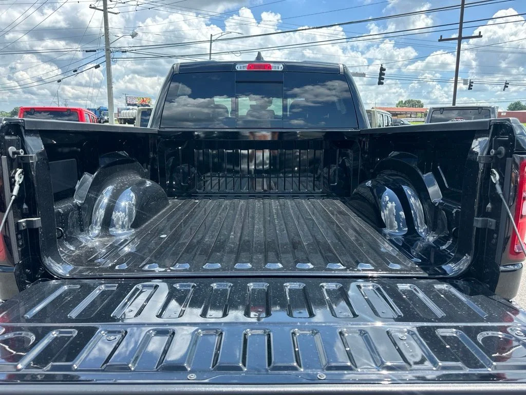 New 2026 Diamond Black Crystal Pearl-Coat Exterior Paint RAM Big Horn/Lone Star image 10