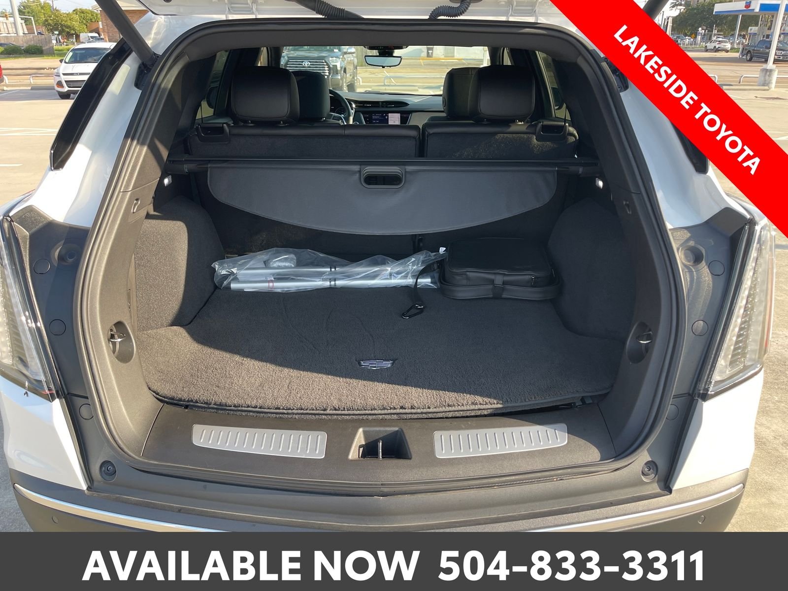 Used 2025 White Cadillac Sport image 21