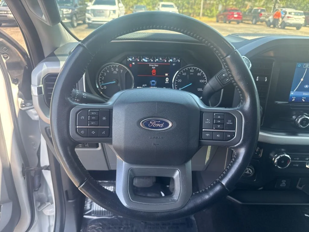 Used 2022 White Ford XLT image 4