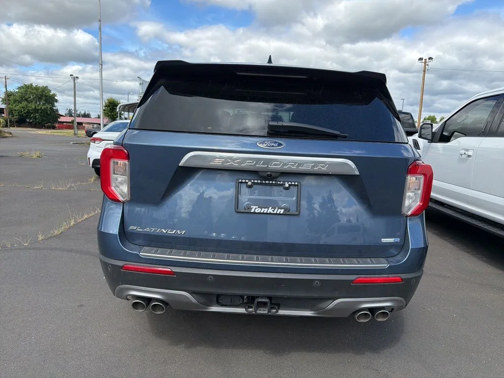Used 2020 Blue Metallic Ford Platinum image 5