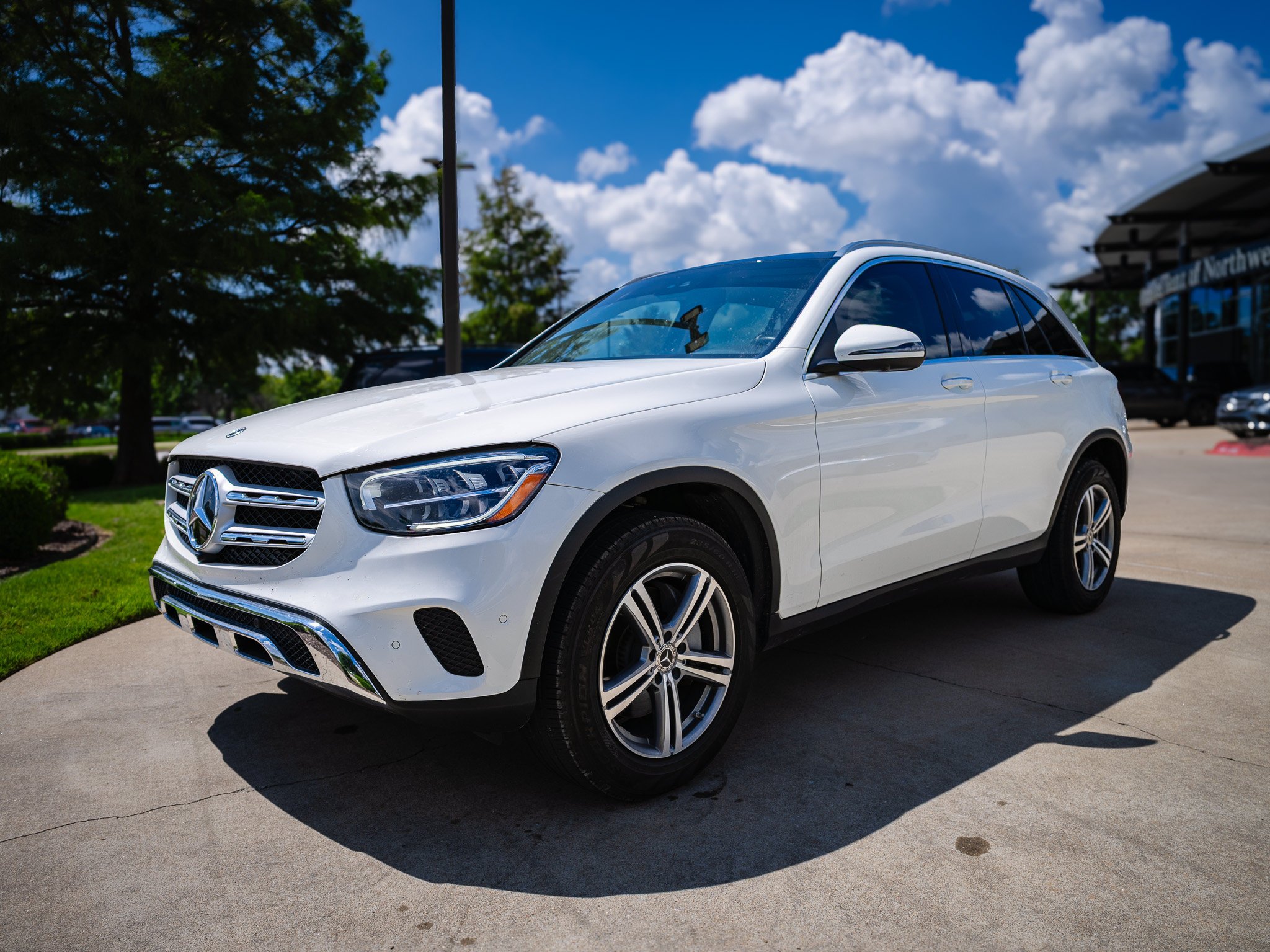 Used 2022  Mercedes-Benz GLC 300 image 3