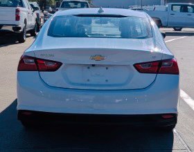 Used 2023 SUMMIT WHITE Chevrolet LT image 4