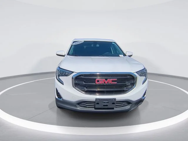 Used 2018 White GMC SLE image 3