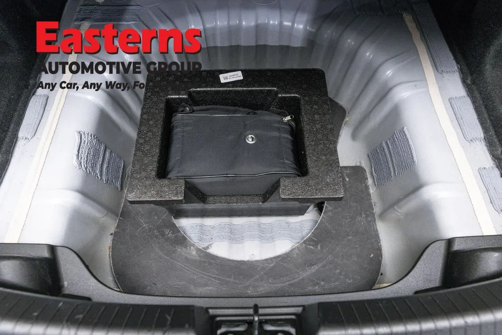 Used 2025 White Chevrolet LT image 22