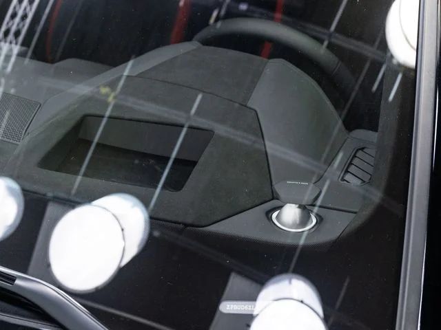 Used 2025 Black Lamborghini SE image 100